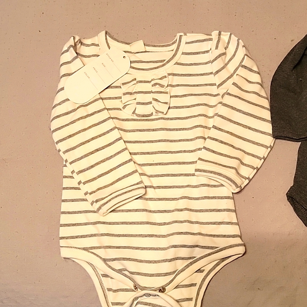 ONESIE A SET OF 2
